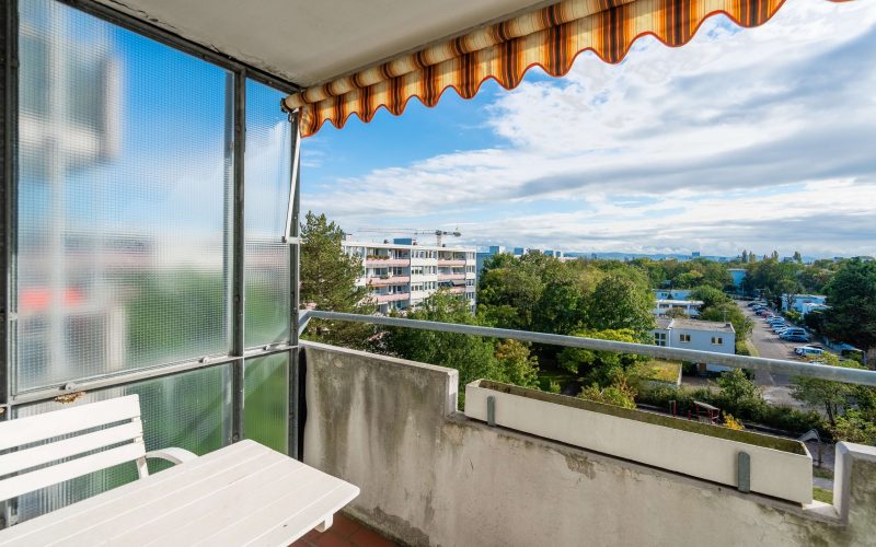 Sofort frei! Helle und äußerst gepflegte 4-Zimmerwohnung mit Balkon und herrlicher Aussicht-13